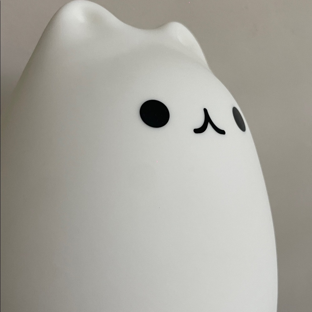 •| cat night light - Picture 3 of 10